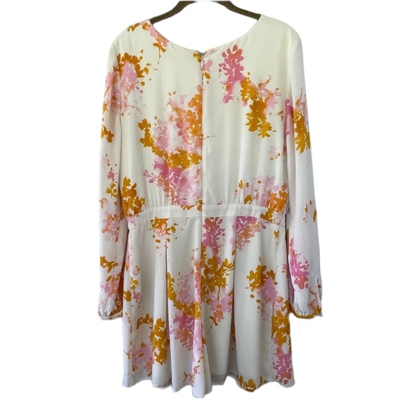 Paper Crown Anthropologie Muri Cream Multicolor Floral Romper Size M - Picture 4 of 15